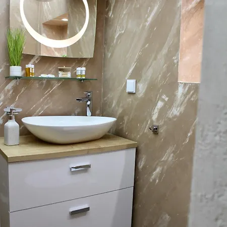 Cozy By The Sea Apartment *