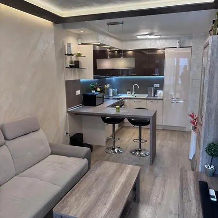 Cozy By The Sea Apartment